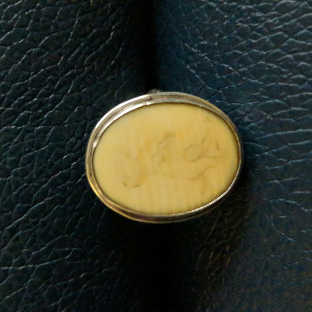 Antique ivory scrimshaw sterling silver ring with dog - Picture 1 of 5